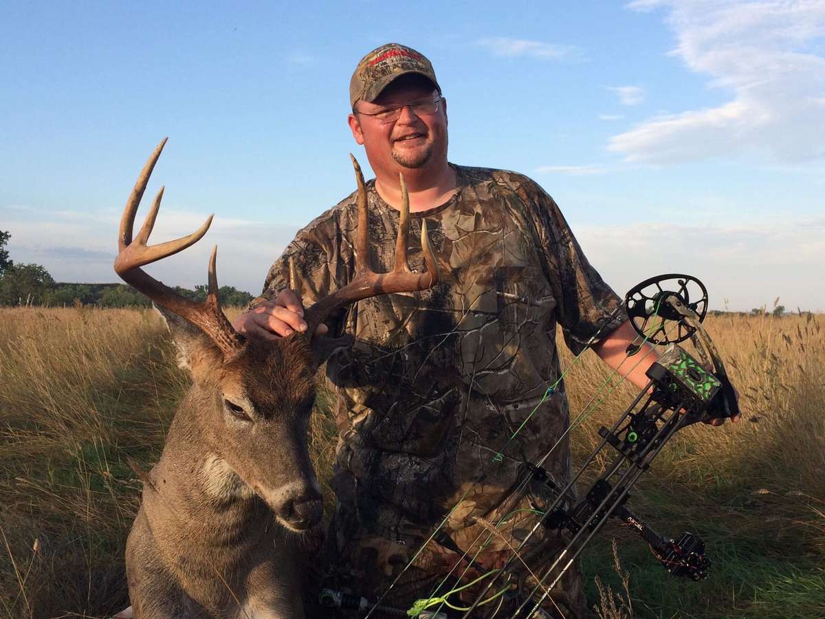 Archery Deer Hunts Available